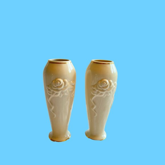 Lenox pair of rose bud vases, 6 inches high, ivory color & gold trim - Picture 3 of 4